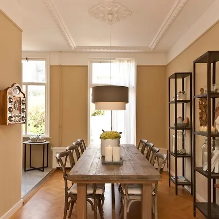 Vakantiehuis Large House With Canal View *