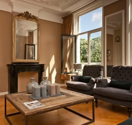 Large House With Canal View Vakantiehuis *